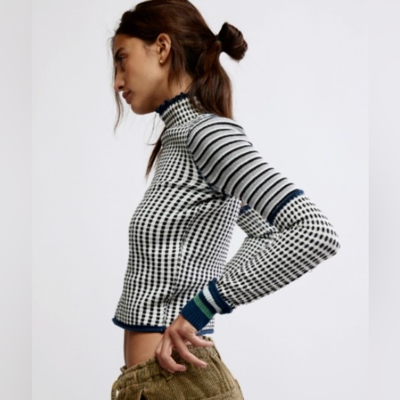 NWT Free People We The Free Gamer Cuff Sweater Size M - Picture 2 of 7